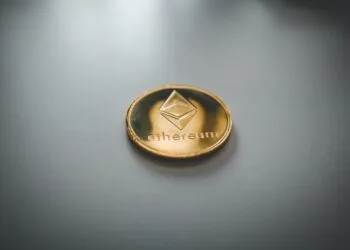 800,000 ETH Stream Out Of Centralized Exchanges In 2024