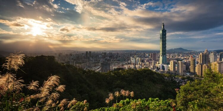 Taiwanese Monetary Watchdog OKs International Crypto ETFs For Professional Buyers