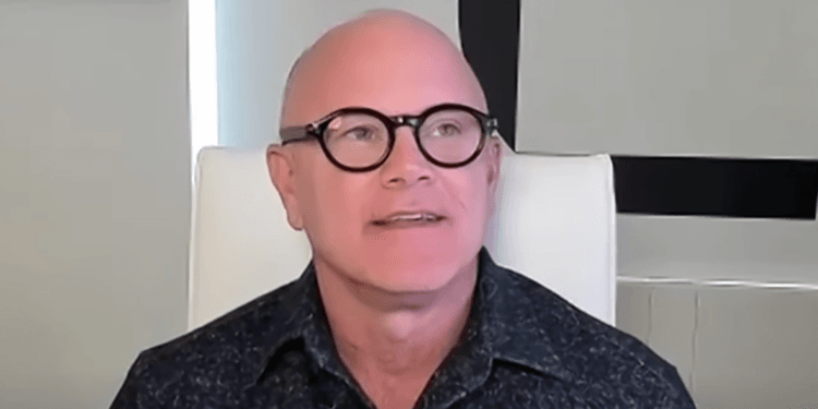 Bitcoin’s Creator Useless? Novogratz Questions Satoshi’s Destiny