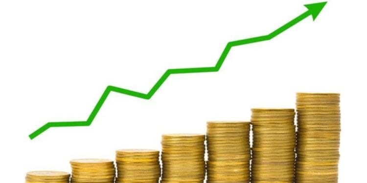 Retail Traders Increase Bitcoin Accumulation By 72% Amidst Intense Whale Promoting