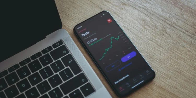 Korean Merchants Favor Crypto Shares, Dump $657M In Tesla