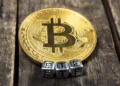 Bitcoin Whales Transfer $3B to BlackRock’s ETF as Self Custody Declines After 15 Years